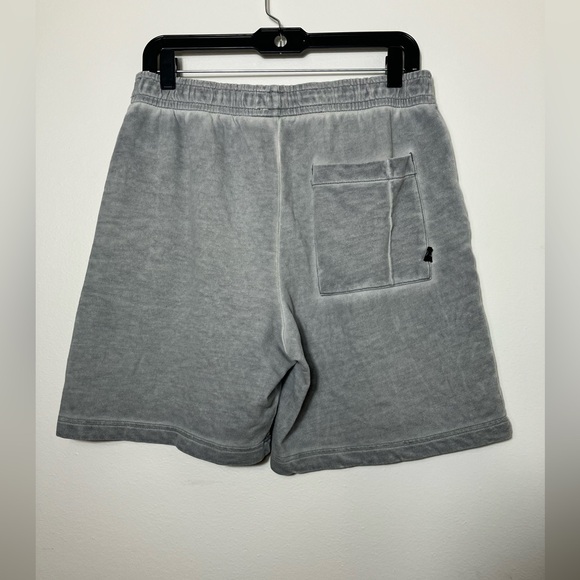 urban outfitters Boy Shorts Women’s Sz M Pull On Gray Fleece Pockets‎ 8” Inseam - Picture 3 of 8